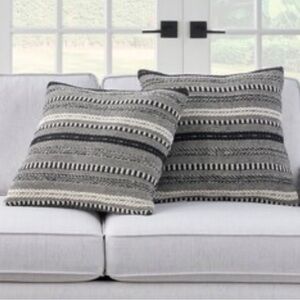 NWT Mina Victory 18” x 18” Black Decorative Throw Pillow Cover Set